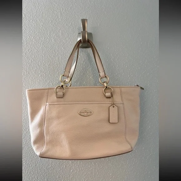 Coach White Leather Purse - Picture 1 of 5